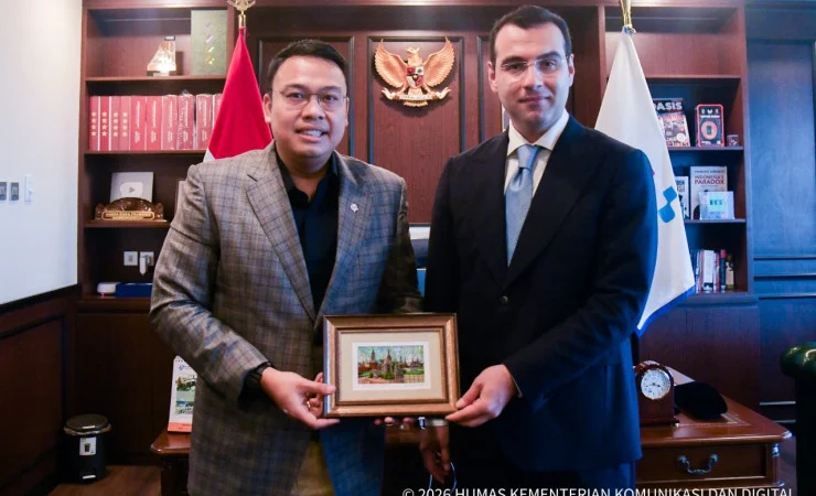 Rusia Tawarkan Jaringan 98 Satelit dan Lab Kampus, Komdigi Buka Peluang bagi BUMN